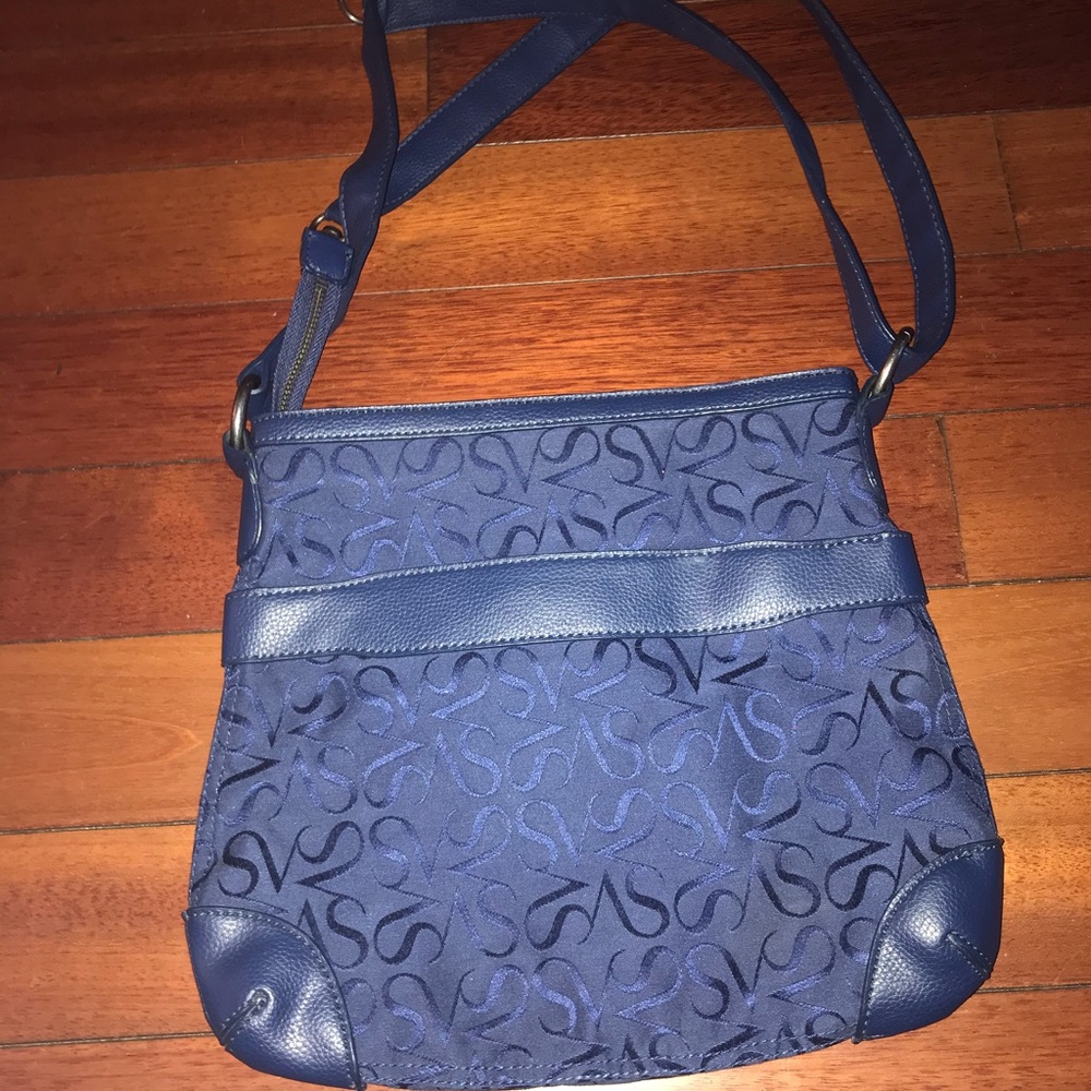 Simply Vera Vera Wang Crossbody!